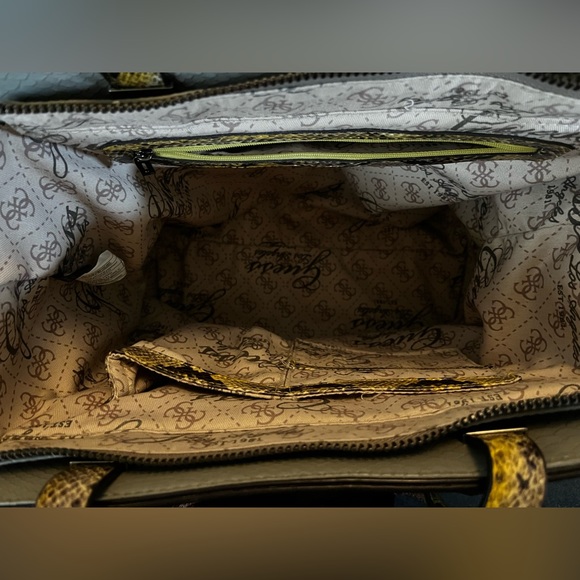*AS IS* Guess | Grey Purse With Snake Skin Print Accents - Picture 16 of 17